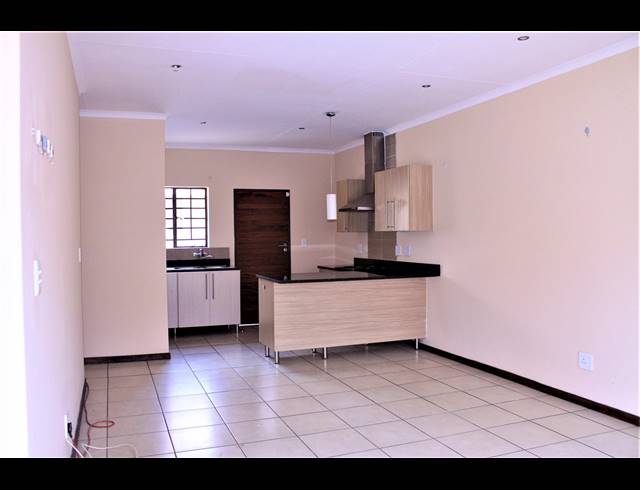 3 BEDROOM TOWNHOUSE SOLD IN MOOIKLOOF RIDGE